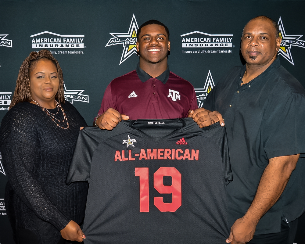 Football: Demarvin Leal Recognized As All-american - Ok3sports